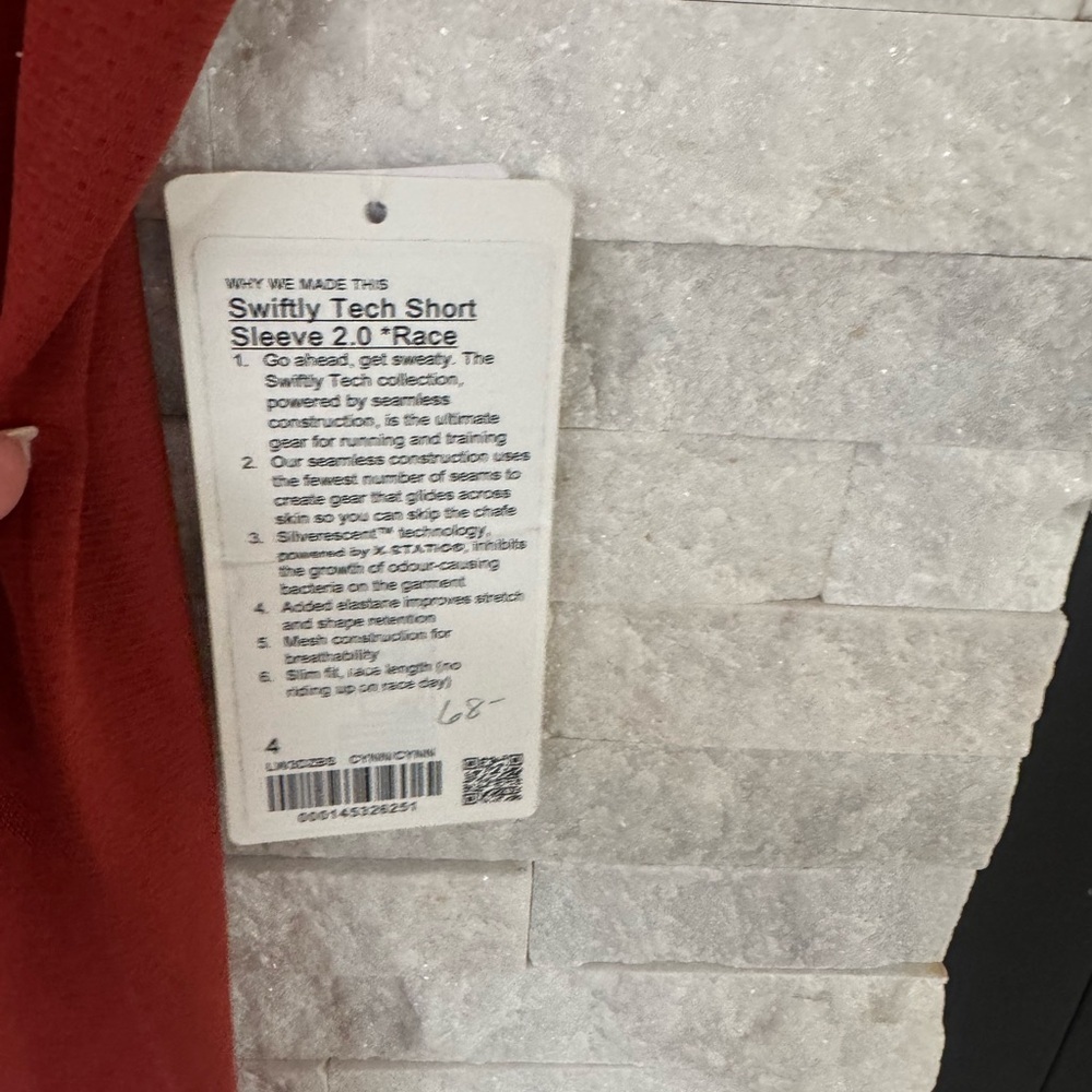 lululemon athletica top size 4 - Picture 2 of 3